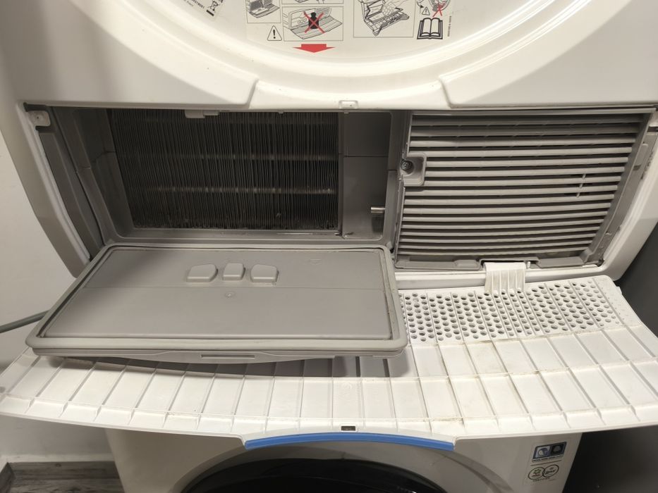 Продавам сушилня Electrolux EW8H358S, серия 800, 8 кг с термопомпа.