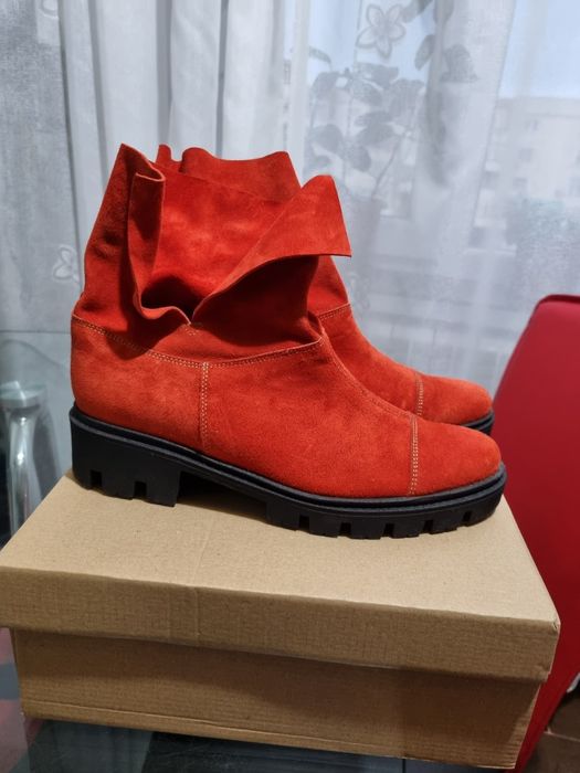Ghete rosii piele intoarsa 38