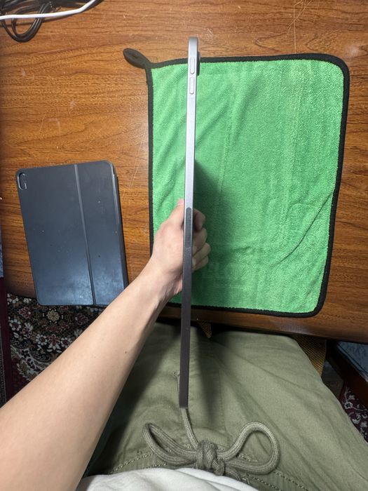 Ipad pro 11   64 gb wifi keyboard