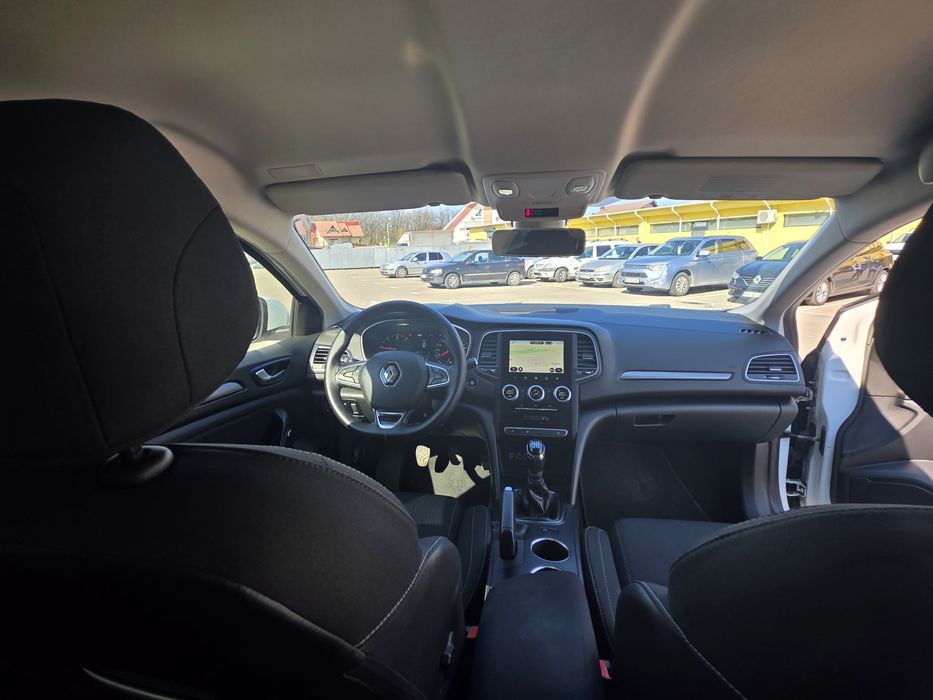 Vând Renault Megane 4 an 2021 1