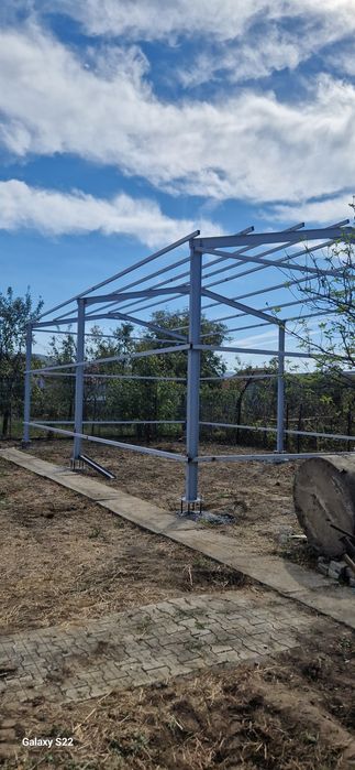 Vând hală metalica