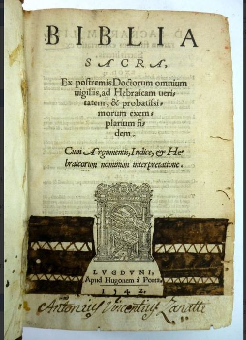 Изключително рядъка Библия на латински език от 1542г
