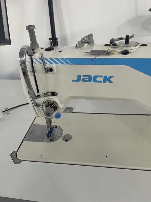 Швейная машина Jack 5