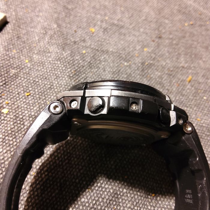 Casio g-shock gst-w300g часовник