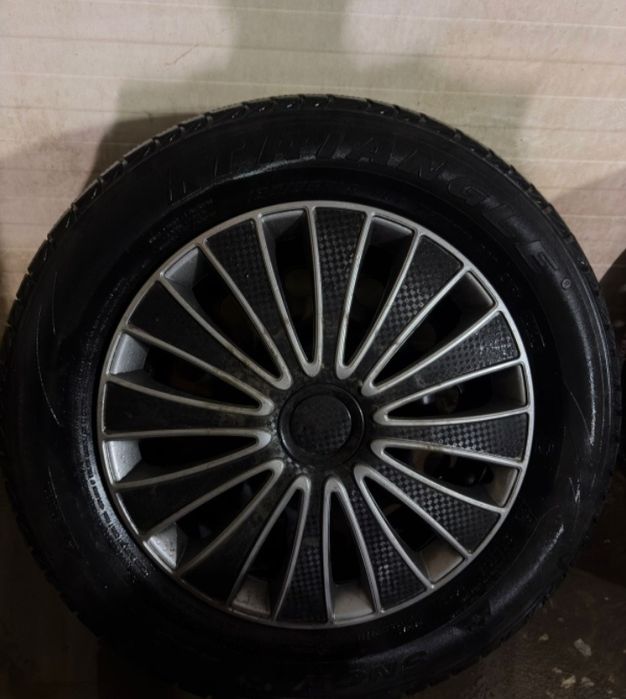 Колёса в сборе с дисками и колпаками