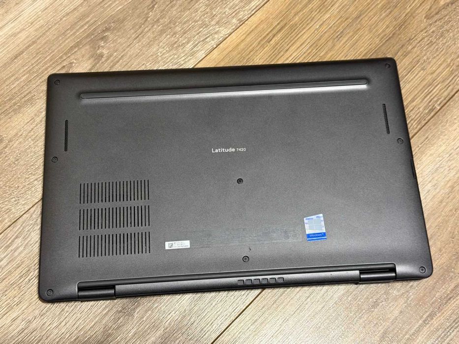 Dell Latitude 7420 i5-1145G7/8GB RAM/256GB SSD/Intel UHD/проблем звук