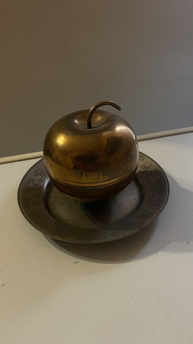 Сувенирная Яблоко из бронзы