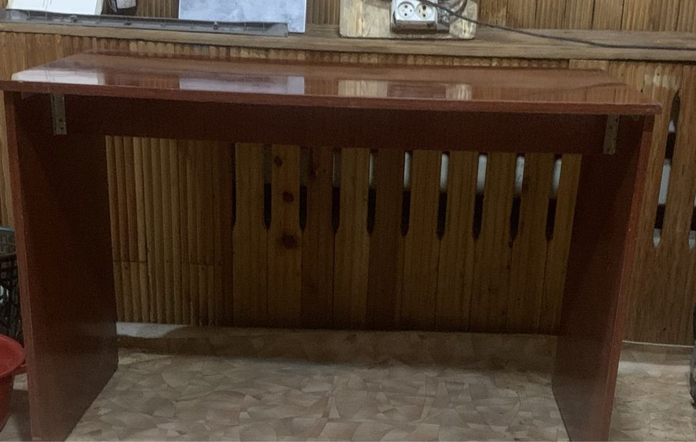 Стол , писименный б/у