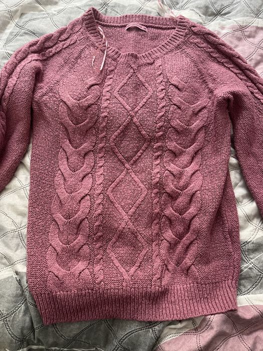 Пуловери и блузи