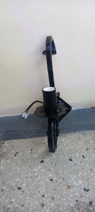 Битови полилеи от ковано желязо и дърво