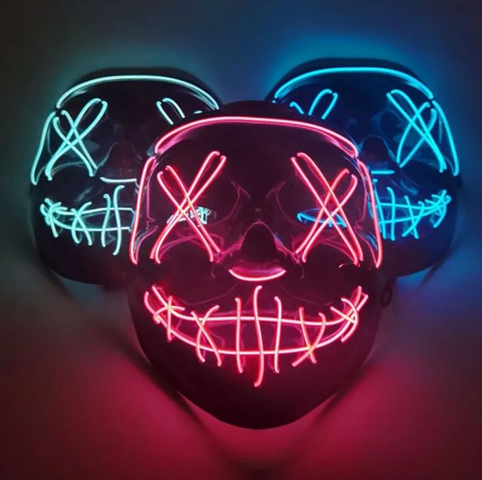 Маска с LED светлина в розов цвят. Ново.