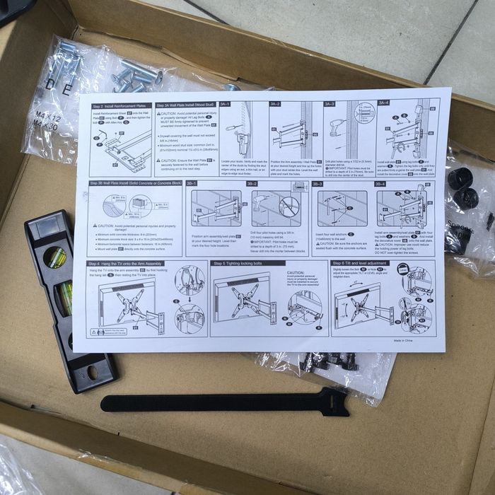 Угловой кронштейн для телевизора 80см длину   от32_до60