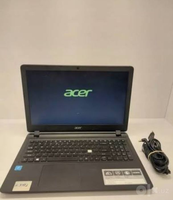 Acer i 3 noutbuk