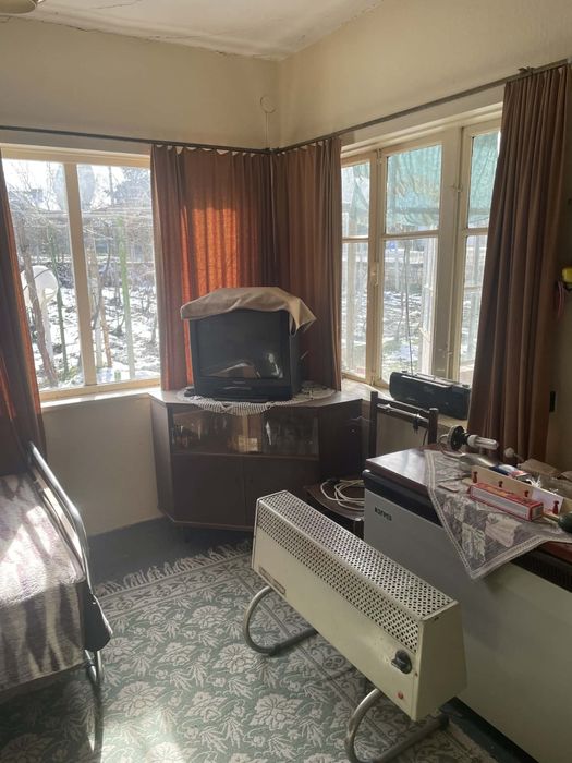 Собственик Продава къща с двор в село Млада Гвардия