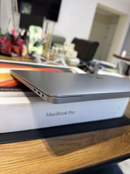 MacBook Pro 16 inch 2019 16/512gb