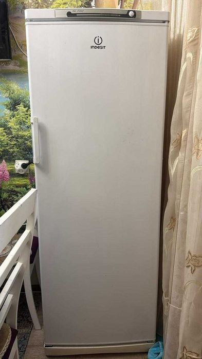 вертикальный морозильник