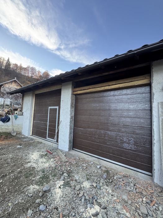 Usa garaj L3000 x H3000 gri cu geamuri -NOU!