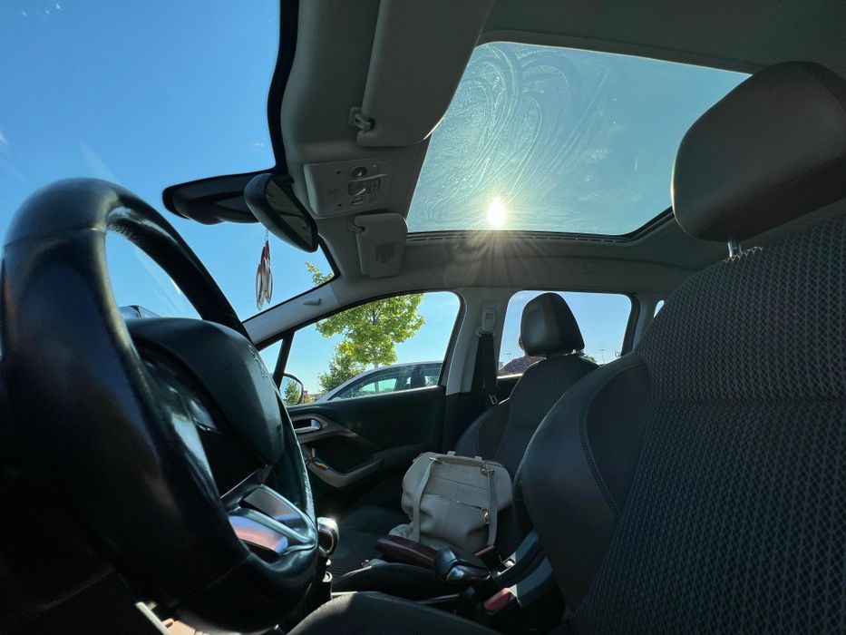 Vând autoturism Peugeot