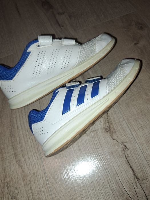 Vand Adidas mar 31