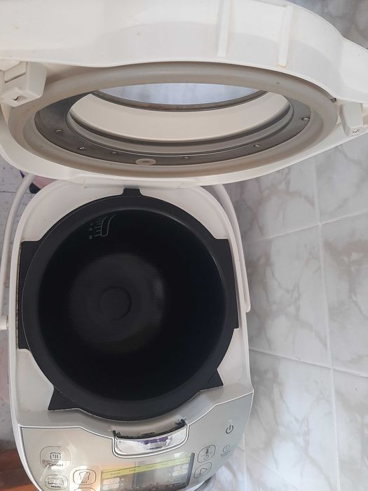 Мултикукър Тефал, намален на 60 лева