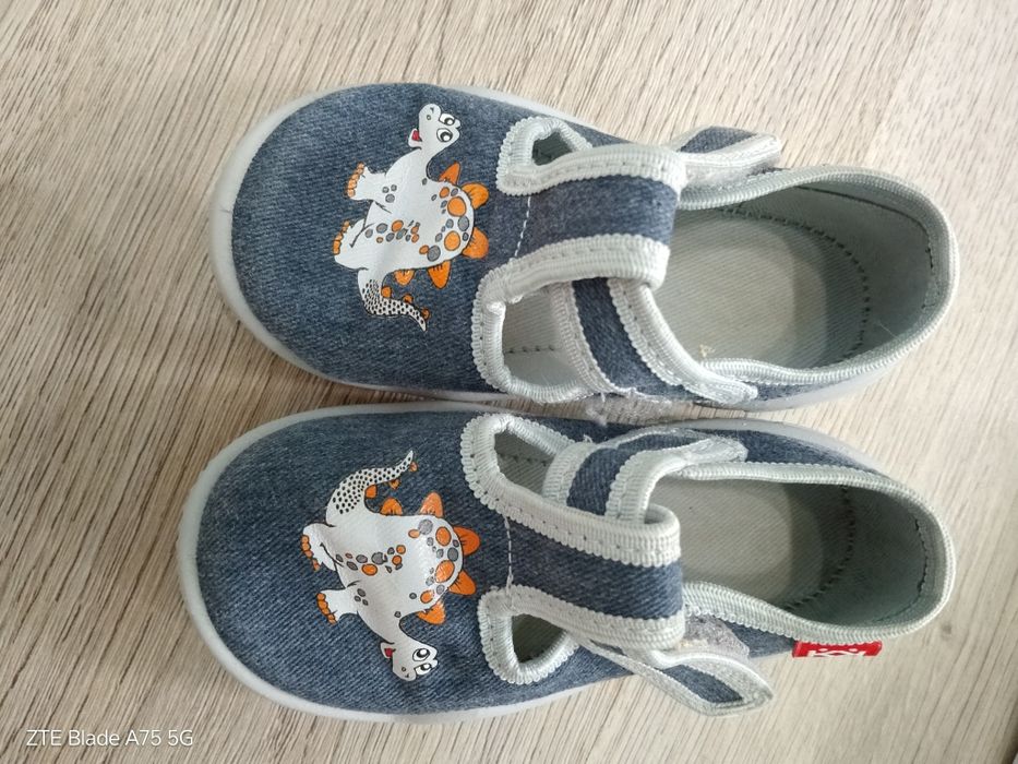 Детски обувки 21,22 и 24 номер и  стелки на Колев и Колев