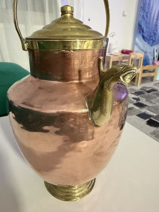 Vintage vas apa italian