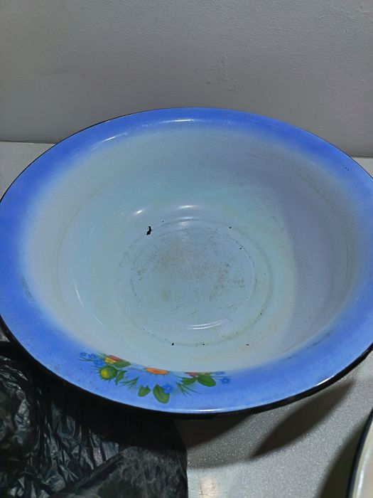 Тогора ва кошиклар ва вилкалар