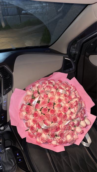 Цветы 101 роз сегодня покупала