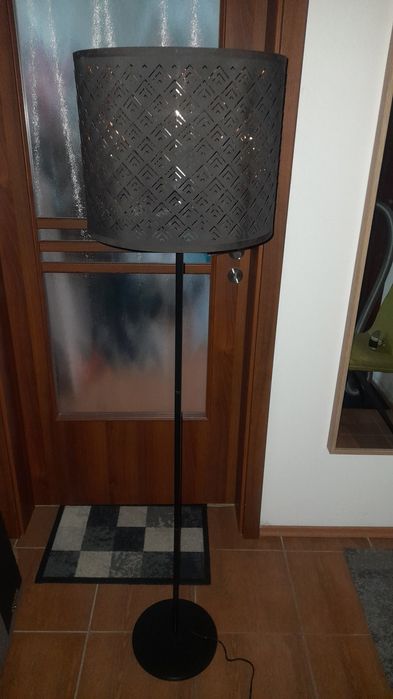 Veioza (lampa) de podea