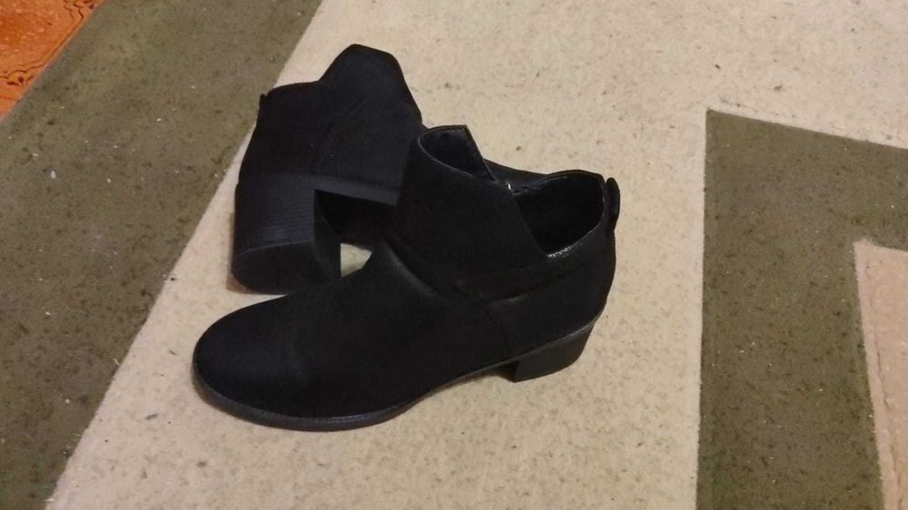 Продам полусапожки женские