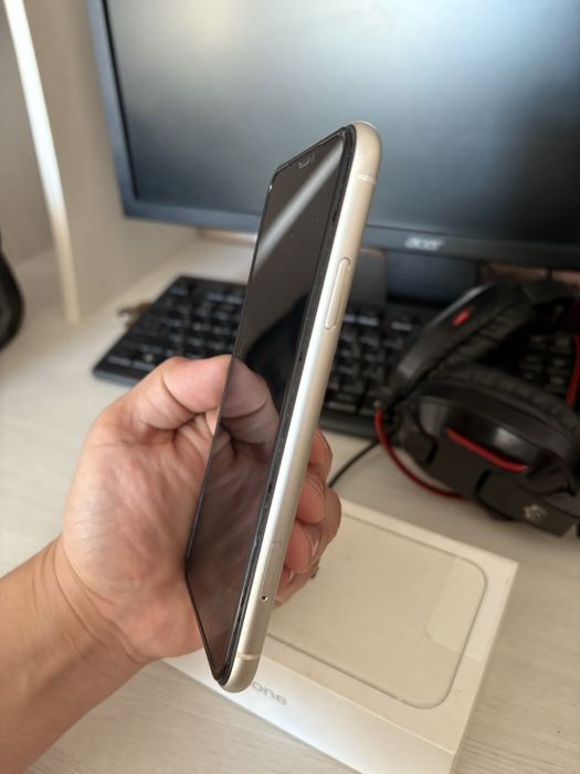 Айфон 11 64гб. с коробкой