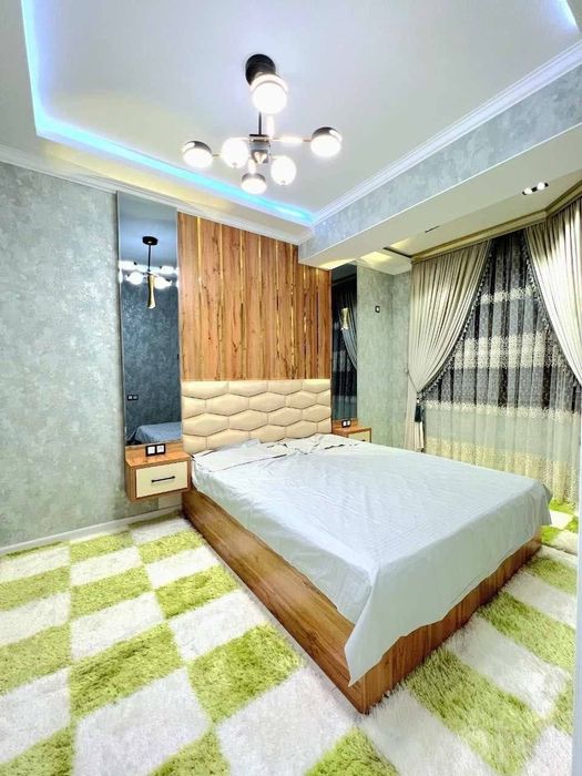 Яккасарайский район, рядом с метро Ойбек.