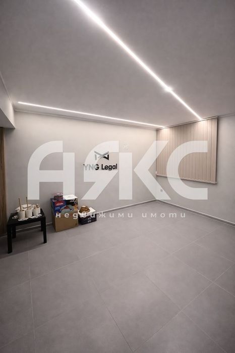 Дава се под наем Офис в София, Център - 30 кв.м за 428.91 € - Снимка #1