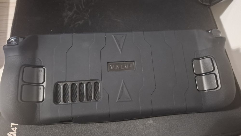 Продаётся Steam Deck LCD