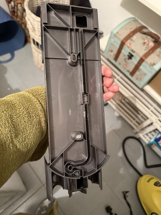 Suport perete dyson V7 si V8 si accesorii