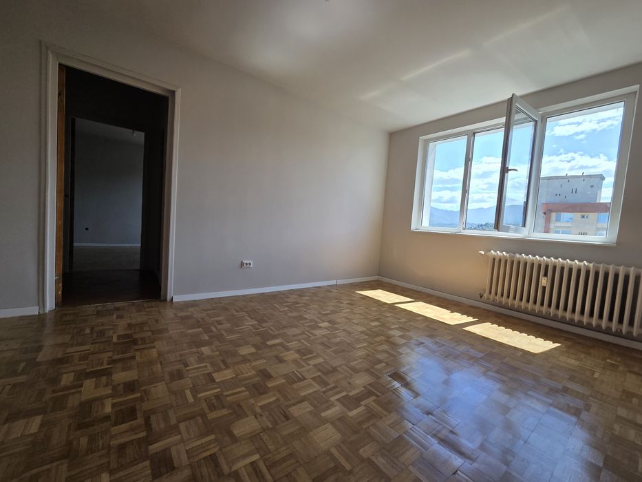 Vând apartament centrul civic, Victoriei, gara, școala 19, 7/8 lift nou