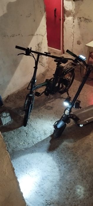 Vând trotineta bicicleta