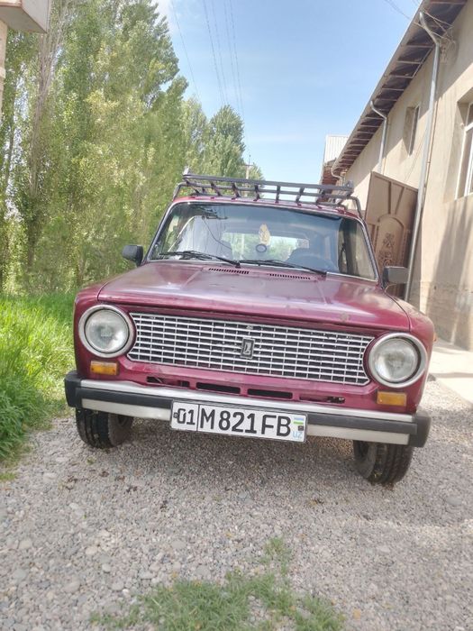 Jiguli 2102 sotiladi