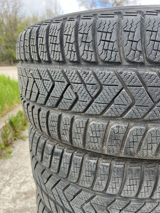 Продавам зимни гуми Pirelli Sottozero 3