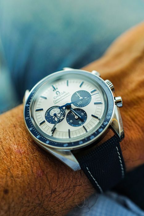 Omega Speedmaster - Silver Snoopy Award 2025 - FULL SET + bratara din metal Omega - 14 500€