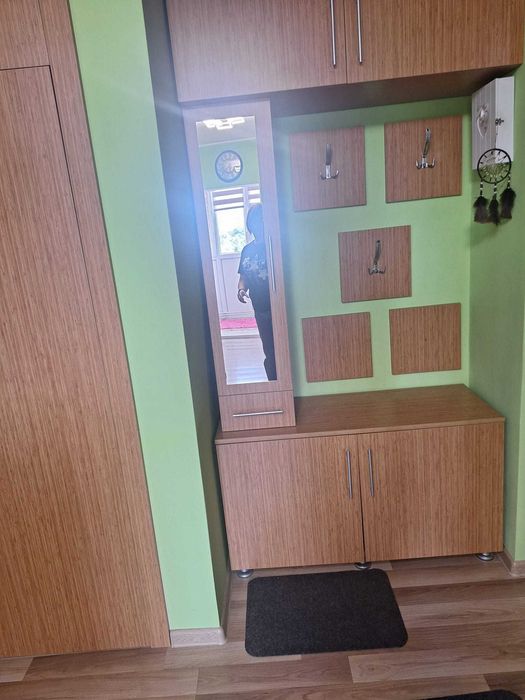 Închiriez apartament 2 camere decomandat, complet mobilat și utilat, vis-a-vis de Hotel Dacia