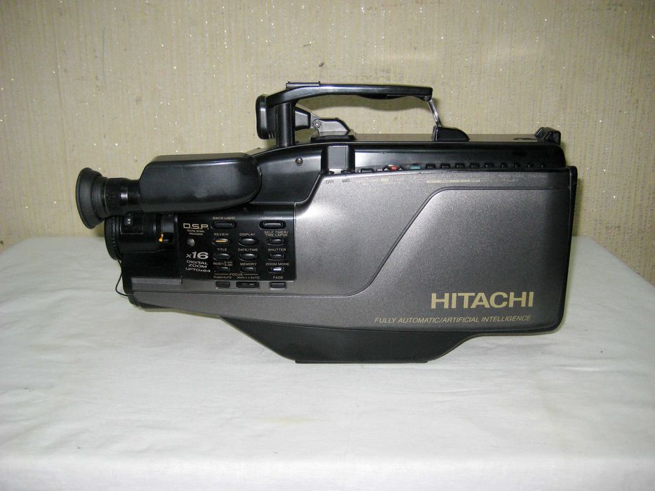 Видеокамера HITACHI 3500E оригинал Japan идеальном рабочим состоянии!