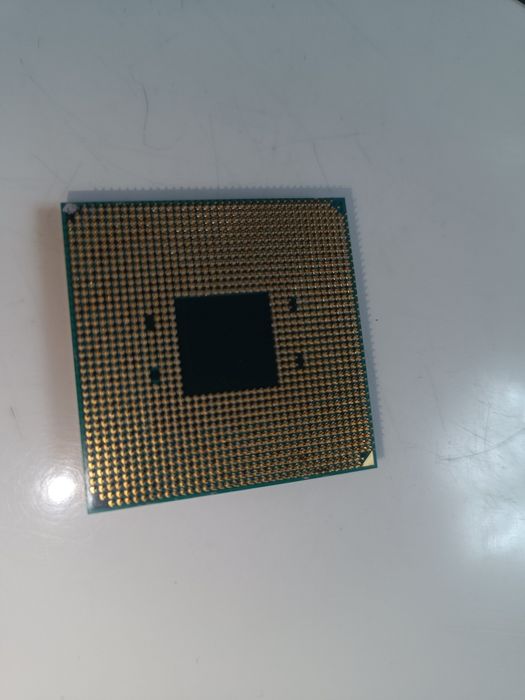Процессор AMD Ryzen 5 1400