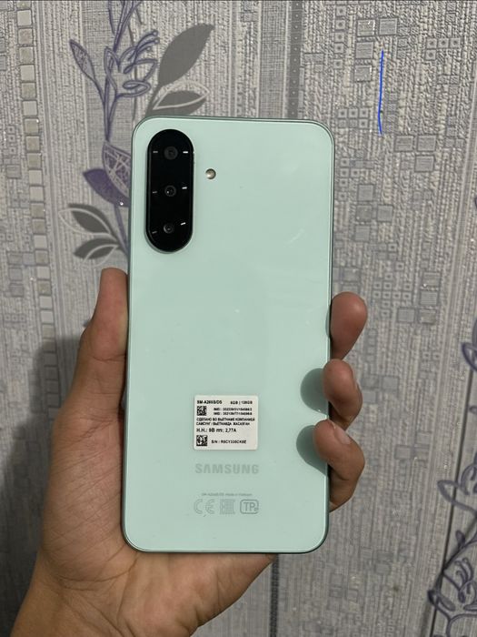 Samsung a 26 xotirasi256/8 2 oy bulgan olinganiga xamma joyi ideal
