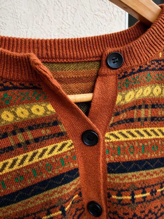 Кофта яркая, мягкая