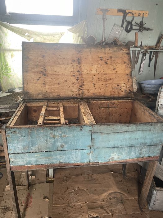 Разделочный ящик и стол для для пчеловодства