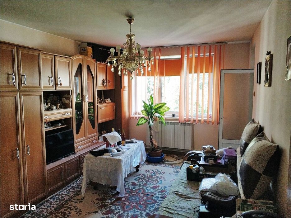 Zona Far - Apartament incadrat, izolat, cu centrala cu gaz — fotografia 3