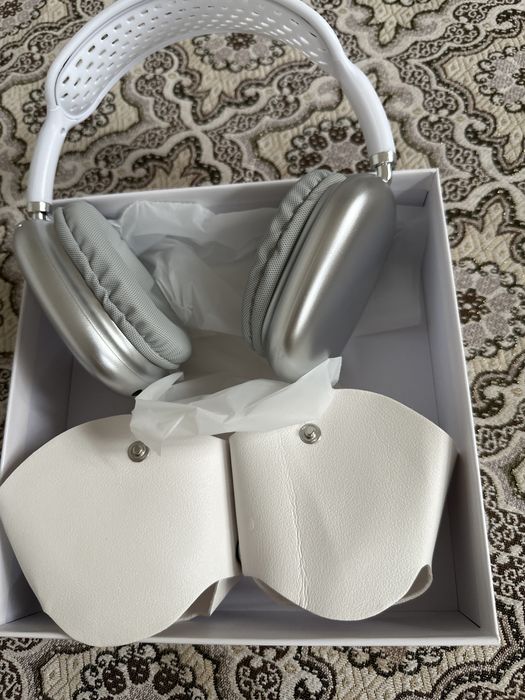 Air Pods Max ақ түсі