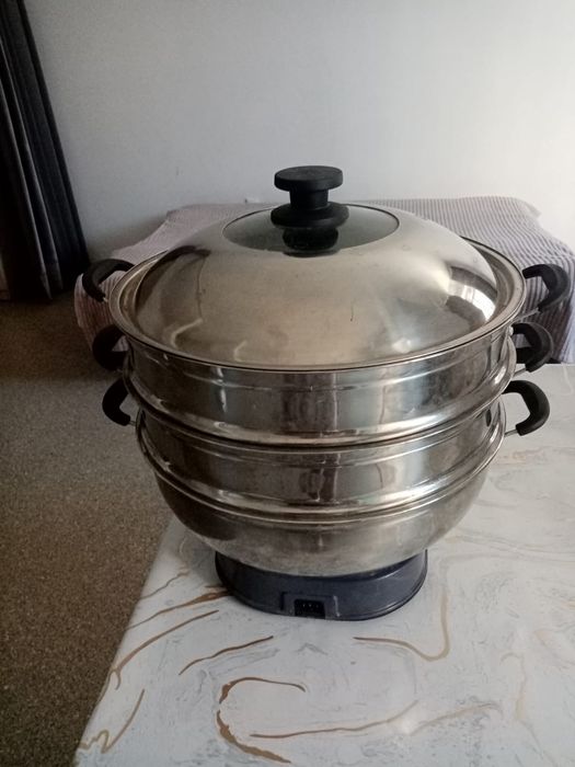 Продаётся электрическая пароварка