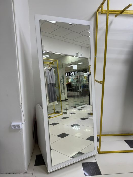 Продам зеркало напольное